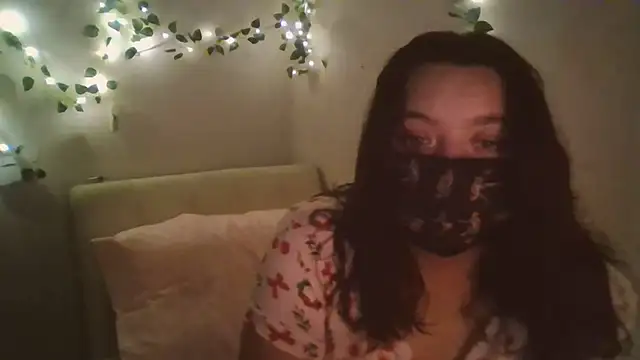 Lunablushh online show from February 11, 2026, 4:12 am