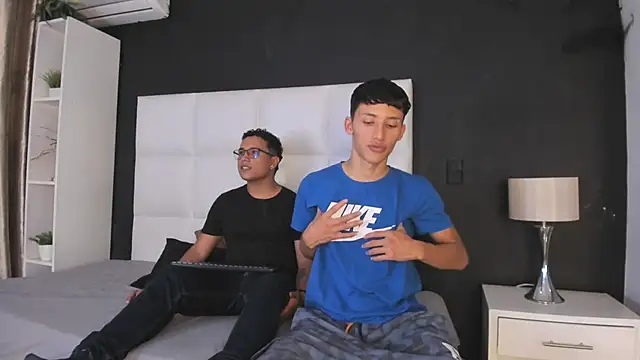 Snapshot of Alejandro_Tom chatting on January 16, 2026, 4:05 am Alejandro Tom online show from January 16, 2026, 4:05 am