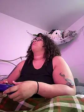 Snapshot of SilkSoleBunnie chatting on March 3, 2026, 9:33 pm SilkSoleBunnie online show from March 3, 2026, 9:33 pm