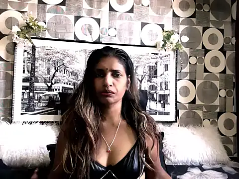 indianhoney69 online show from February 11, 2026, 10:15 am