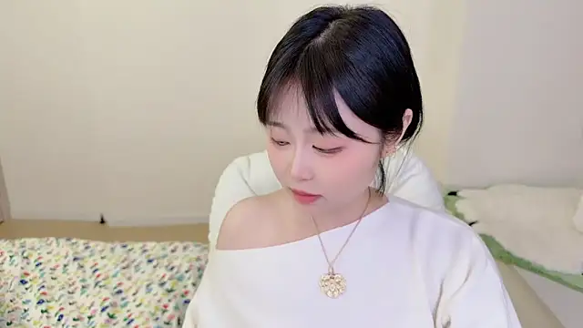 Onefiona online show from April 8, 2026, 1:45 pm