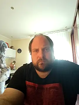 MochiNy4n online show from April 18, 2026, 2:08 pm