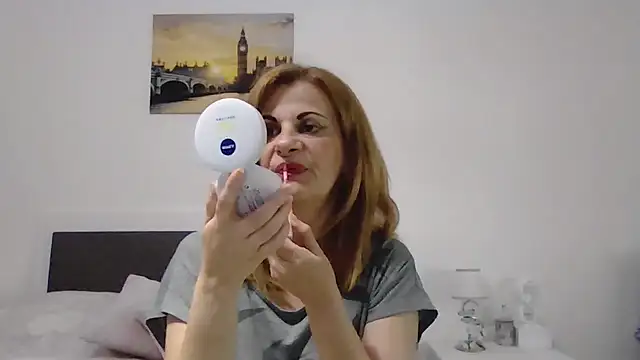 Clara1986 online show from May 28, 2026, 2:01 pm
