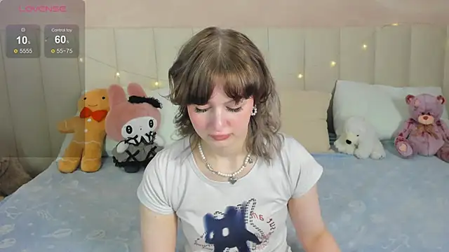 Snapshot of AdeleSilvy chatting on June 23, 2026, 1:36 am AdeleSilvy online show from June 23, 2026, 1:36 am