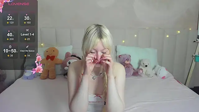 Snapshot of AdeleSilvy chatting on June 1, 2026, 2:01 am AdeleSilvy online show from June 1, 2026, 2:01 am
