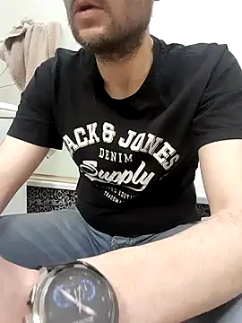 Snapshot of 80julien chatting on March 4, 2026, 9:22 pm 80julien online show from March 4, 2026, 9:22 pm