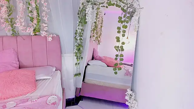 nicky bonny18 online show from February 5, 2026, 12:12 pm