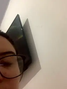 Menina Wedila online show from January 11, 2026, 7:15 am