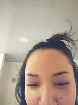 soffi joness23 online show from April 13, 2026, 4:11 pm