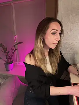 AnesaKis online show from April 9, 2026, 11:33 pm