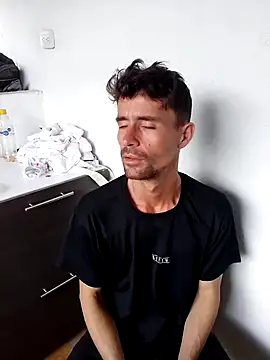 torvyHot online show from April 17, 2026, 7:17 pm