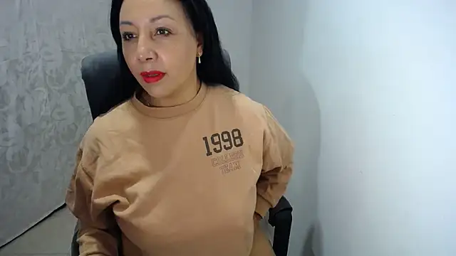 soyElena46 online show from July 1, 2026, 11:54 am