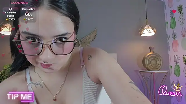 Snapshot of emma_hiltonn_ chatting on June 3, 2026, 7:40 pm emma hiltonn online show from June 3, 2026, 7:40 pm