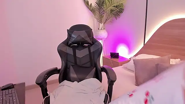 cataleya castle online show from February 25, 2026, 12:16 pm