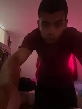 Snapshot of UrbanHeatXx chatting on January 14, 2026, 9:40 pm UrbanHeatXx online show from January 14, 2026, 9:40 pm