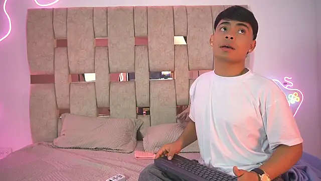 LiamJaxon online show from February 6, 2026, 3:57 am