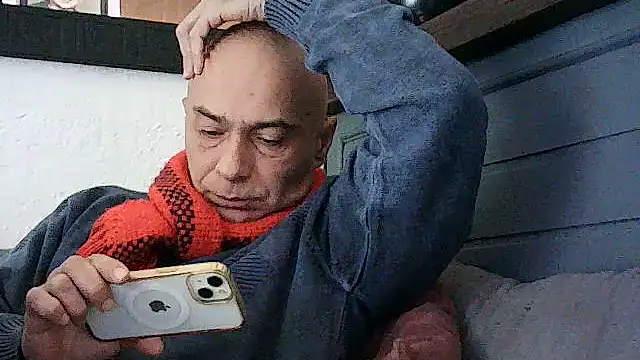 Snapshot of dogfrota chatting on June 18, 2026, 6:24 pm dogfrota online show from June 18, 2026, 6:24 pm