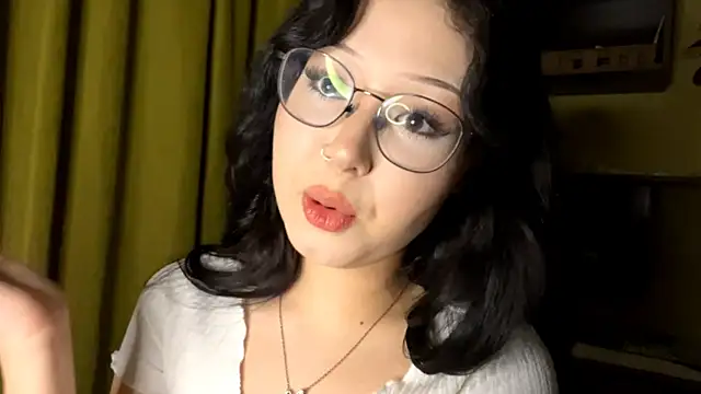 KateWhisp online show from January 13, 2026, 6:45 pm