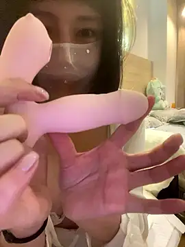 Mia-zhan online show from January 18, 2026, 9:51 pm