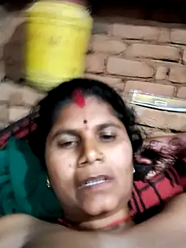 Snapshot of Hot_di97 chatting on February 9, 2026, 3:32 pm Hot di97 online show from February 9, 2026, 3:32 pm