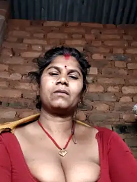 Hot di97 online show from April 10, 2026, 11:01 pm