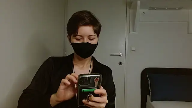 Snapshot of Alexxa_XX chatting on February 2, 2026, 8:41 pm Alexxa XX online show from February 2, 2026, 8:41 pm