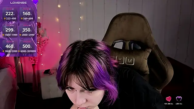 Ashley Veil online show from April 7, 2026, 8:43 pm