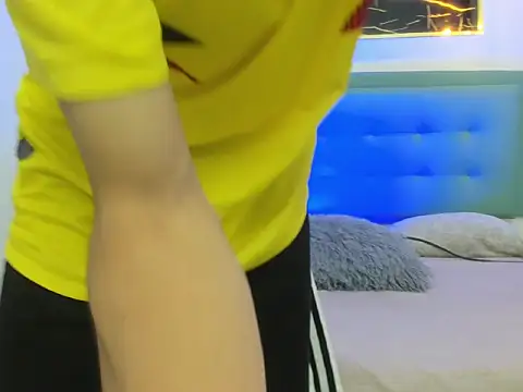 Snapshot of XanderGrey8 chatting on January 31, 2026, 7:23 pm XanderGrey8 online show from January 31, 2026, 7:23 pm