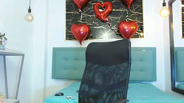 Snapshot of XanderGrey8 chatting on February 21, 2026, 7:49 pm XanderGrey8 online show from February 21, 2026, 7:49 pm