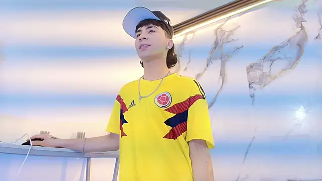 Snapshot of XanderGrey8 chatting on March 1, 2026, 7:25 pm XanderGrey8 online show from March 1, 2026, 7:25 pm