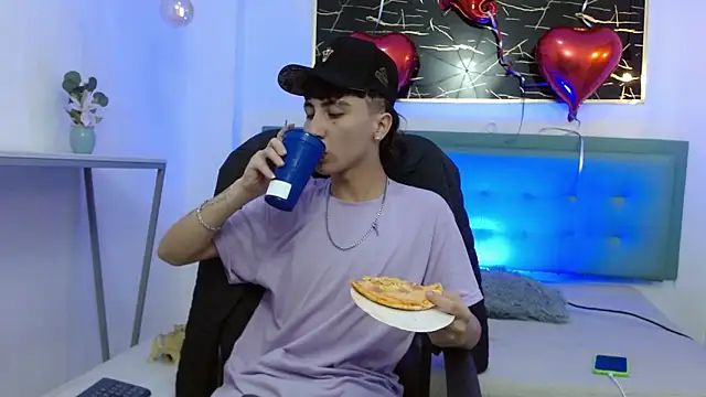 Snapshot of XanderGrey8 chatting on February 16, 2026, 8:18 pm XanderGrey8 online show from February 16, 2026, 8:18 pm