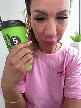 Snapshot of Missolevelvet chatting on March 24, 2026, 9:31 am Missolevelvet online show from March 24, 2026, 9:31 am