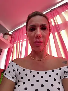 Snapshot of Missolevelvet chatting on April 10, 2026, 12:56 pm Missolevelvet online show from April 10, 2026, 12:56 pm