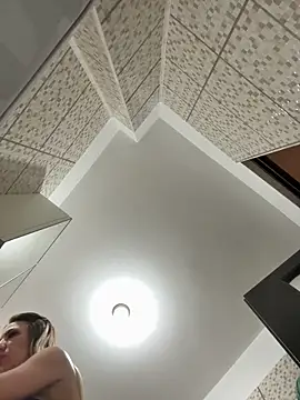 Snapshot of Missolevelvet chatting on March 18, 2026, 9:15 pm Missolevelvet online show from March 18, 2026, 9:15 pm