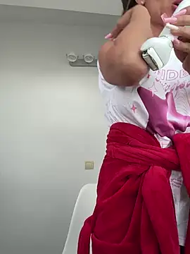 Snapshot of Missolevelvet chatting on April 9, 2026, 1:17 pm Missolevelvet online show from April 9, 2026, 1:17 pm