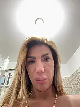 Snapshot of Missolevelvet chatting on April 12, 2026, 10:29 am Missolevelvet online show from April 12, 2026, 10:29 am