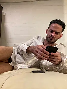 gatoquiles online show from February 18, 2026, 4:21 am