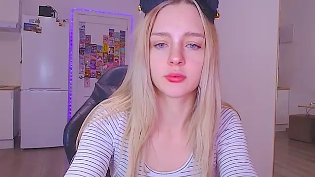 sailormoon666  online show from February 4, 2026, 11:00 pm