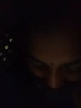 Snapshot of Tamil_Hot_RoyalQueen chatting on March 4, 2026, 1:24 am Tamil Hot RoyalQueen online show from March 4, 2026, 1:24 am