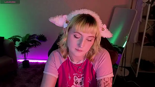 Roziett Belle online show from March 19, 2026, 9:20 am