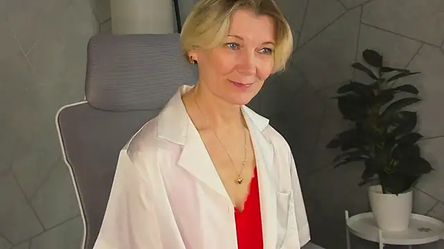 Julie Lucas online show from March 19, 2026, 12:54 am