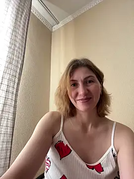 Snapshot of _Crystal_2 chatting on February 16, 2026, 8:46 am Crystal 2 online show from February 16, 2026, 8:46 am