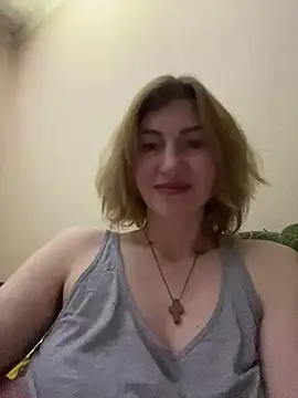 Snapshot of _Crystal_2 chatting on January 17, 2026, 9:29 pm Crystal 2 online show from January 17, 2026, 9:29 pm