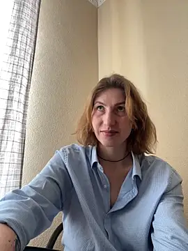 Snapshot of _Crystal_2 chatting on February 6, 2026, 9:38 am Crystal 2 online show from February 6, 2026, 9:38 am