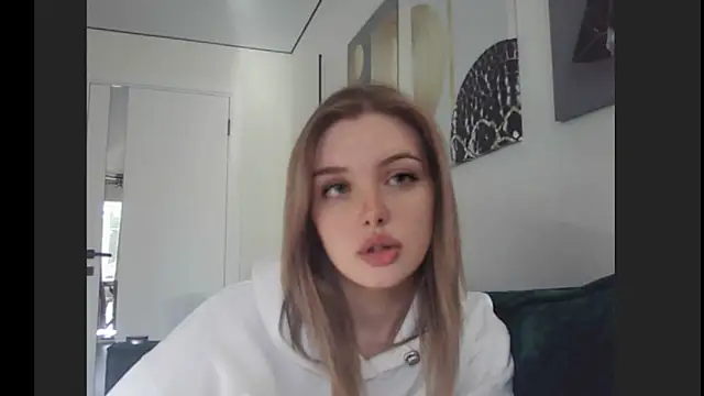 lina milka online show from May 17, 2026, 2:50 pm