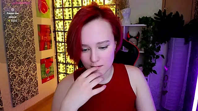 Ellie Heavenly online show from April 18, 2026, 8:38 am