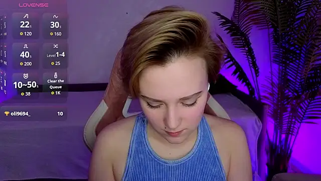 Snapshot of Ellie_Heavenly chatting on February 2, 2026, 8:46 am Ellie Heavenly online show from February 2, 2026, 8:46 am