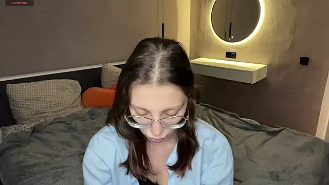 ChrisAmott online show from April 18, 2026, 7:07 pm