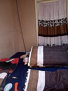 CutieNatz online show from April 16, 2026, 6:58 am