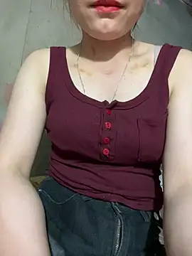 Snapshot of natra0033 chatting on June 18, 2026, 1:05 pm natra0033 online show from June 18, 2026, 1:05 pm